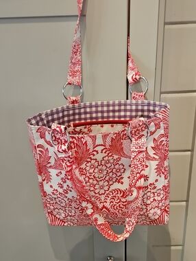 HANDMADE? Unknown Red and White Floral Shoulder Bag with Gingham 100%wipeable